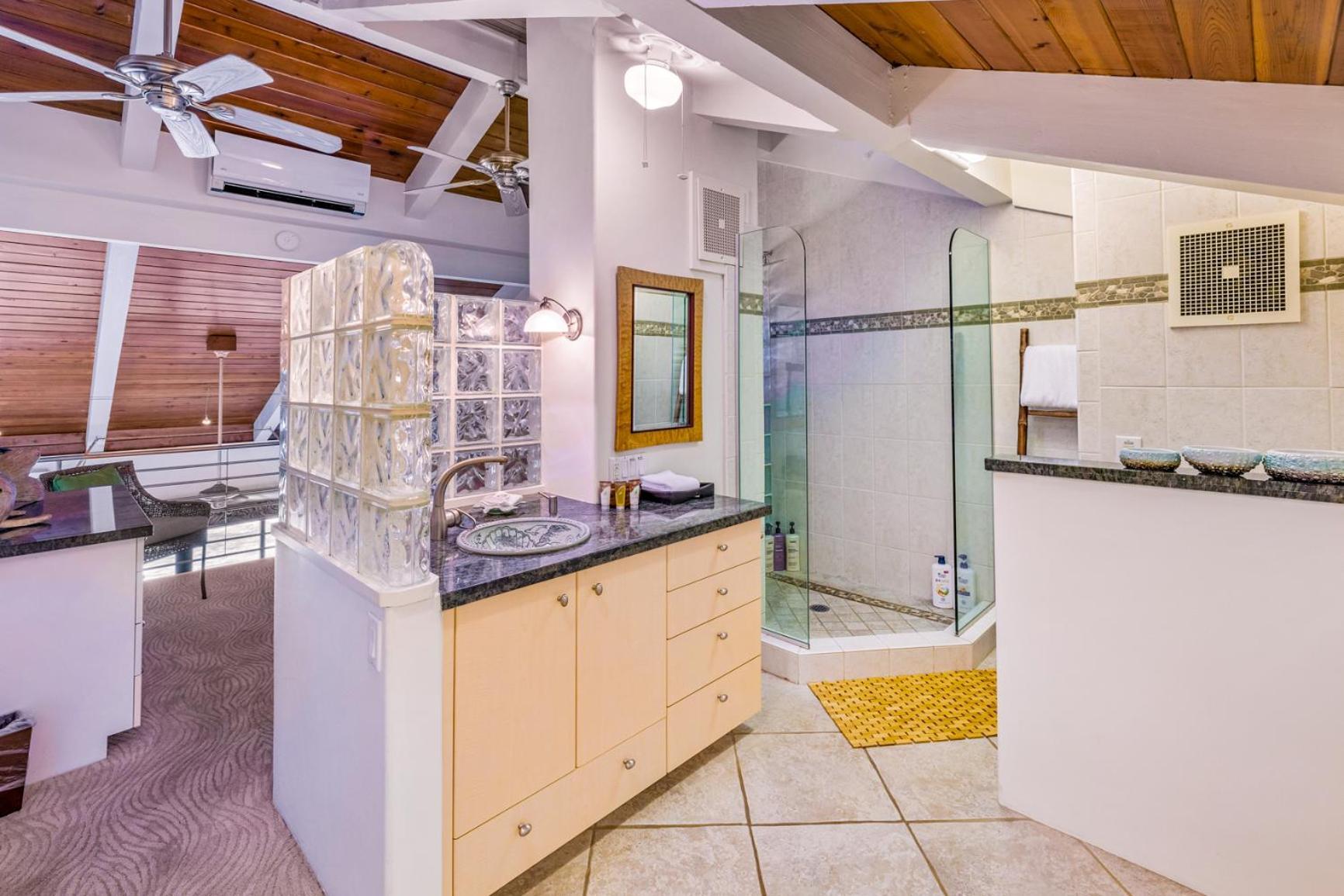The Noniluna Two - Sleeps 9 Plus Pack N Play Lahaina Exterior foto
